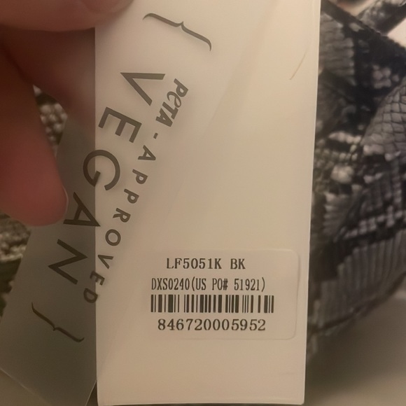 Park Ave Collection medium vegan leather faux Snakeskin Tote satchel - Picture 3 of 3